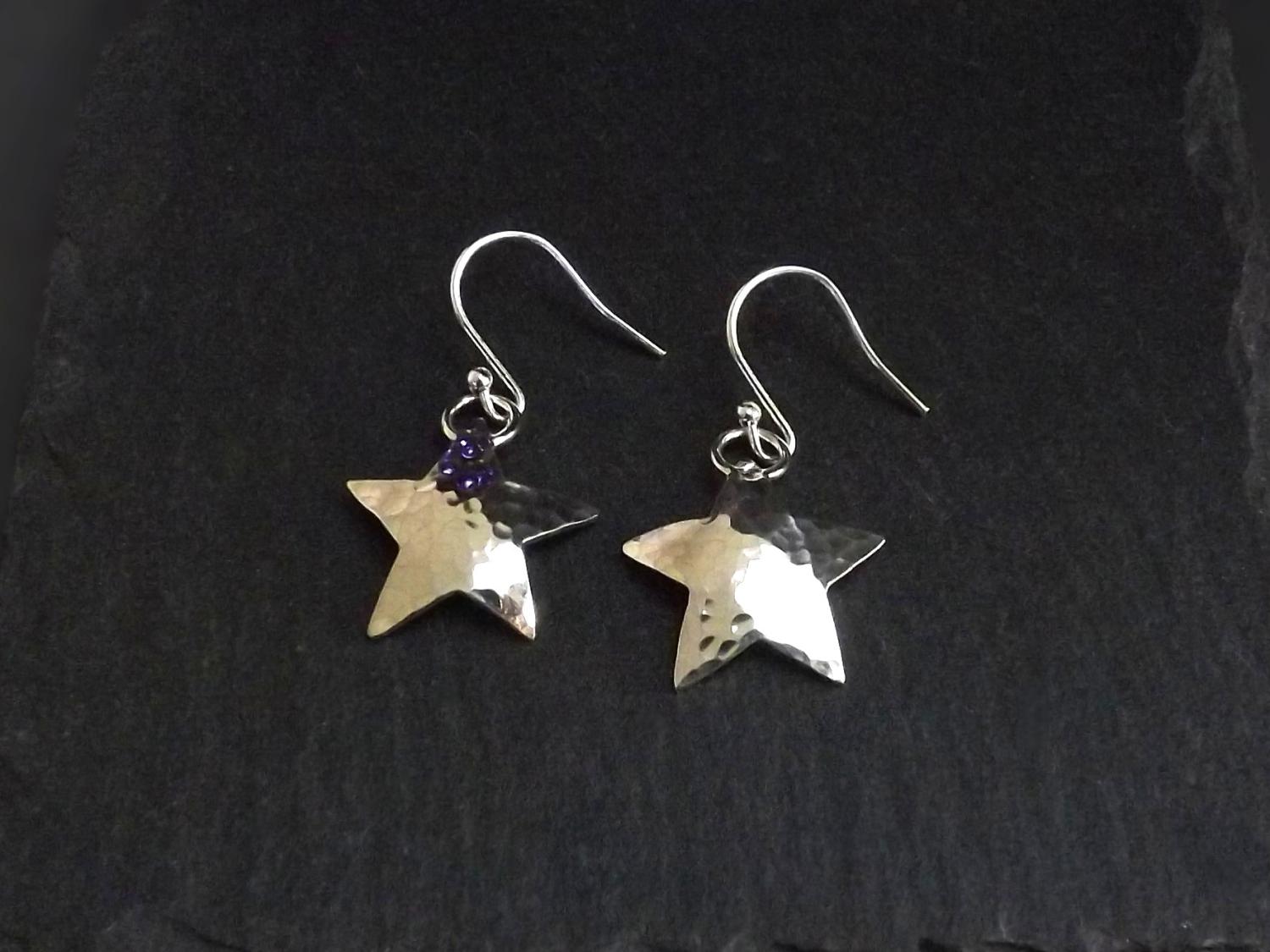 Hammered Silver Stars Dangly Earrings (large)