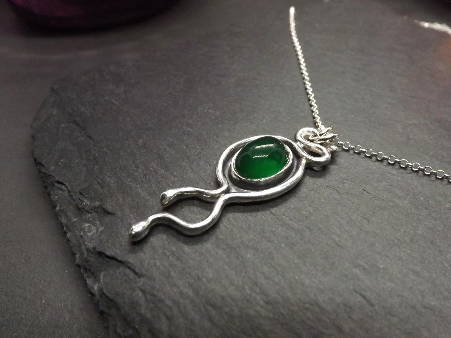 Green Agate Asymmetric Silver Pendant Necklace