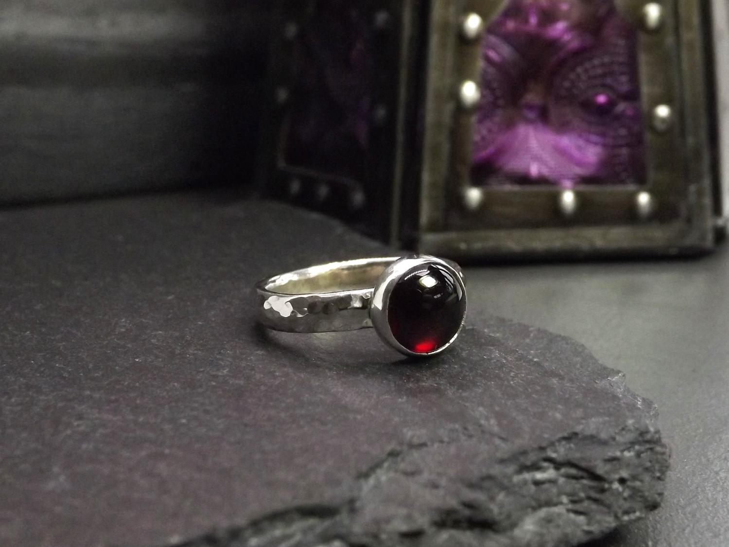 Garnet Chunky Hammered Silver Ring size L