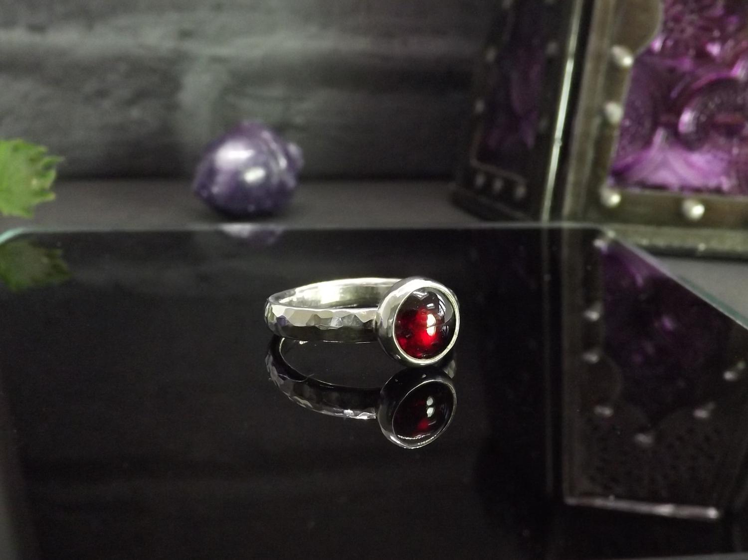 Garnet Chunky Hammered Silver Ring size M