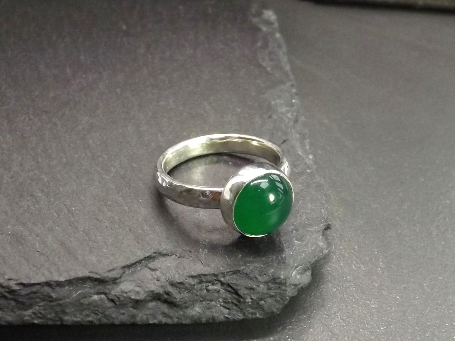 Green Agate Hammered Silver Ring, size N