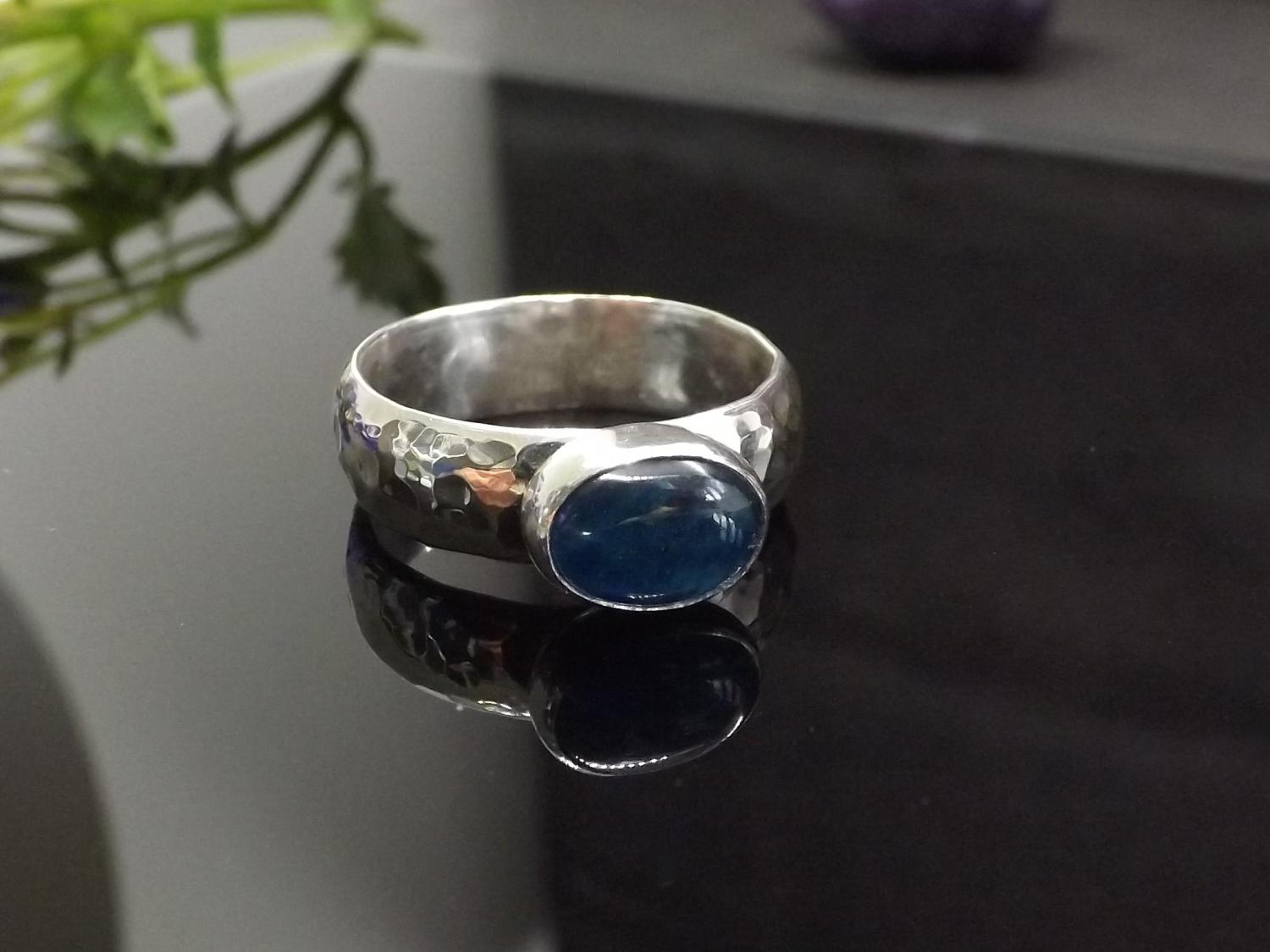 Apatite Hammered Silver Ring size J